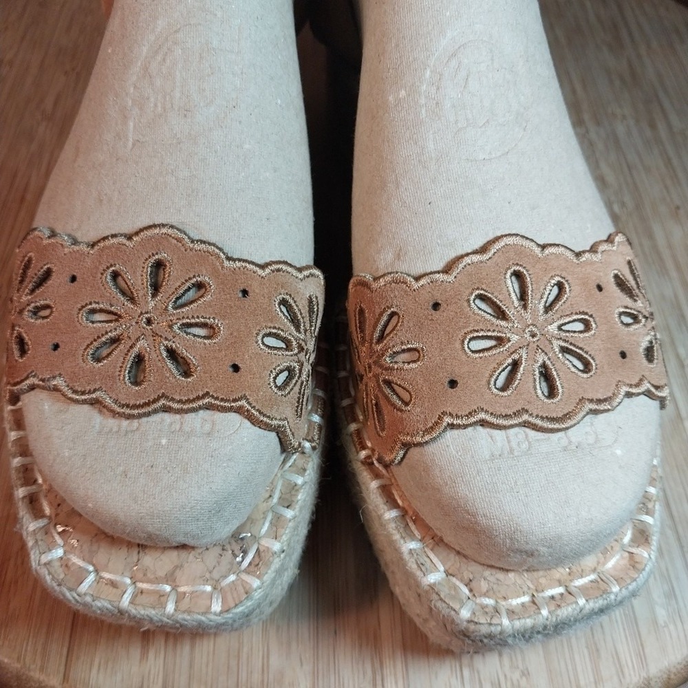 Crown Vintage Espadrille Sandals Size 8M CF-FENTISA Warm Buff Cow Suede Bohemian - Picture 9 of 12